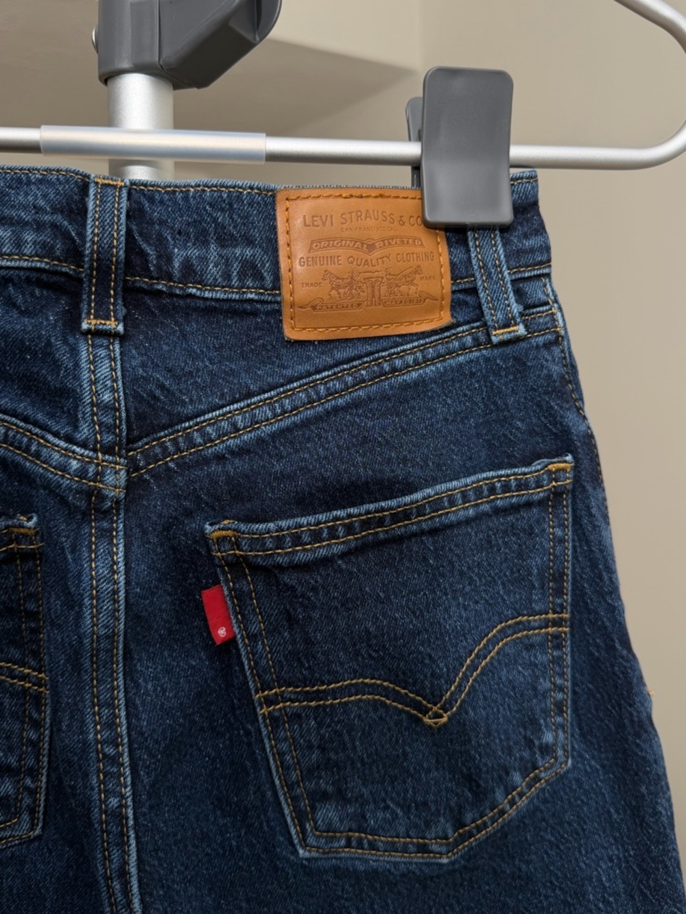 Women’s | Levi’s Premium 70s High Slim Straight Jeans, Dark Wash | Size 25 - Picture 8 of 11